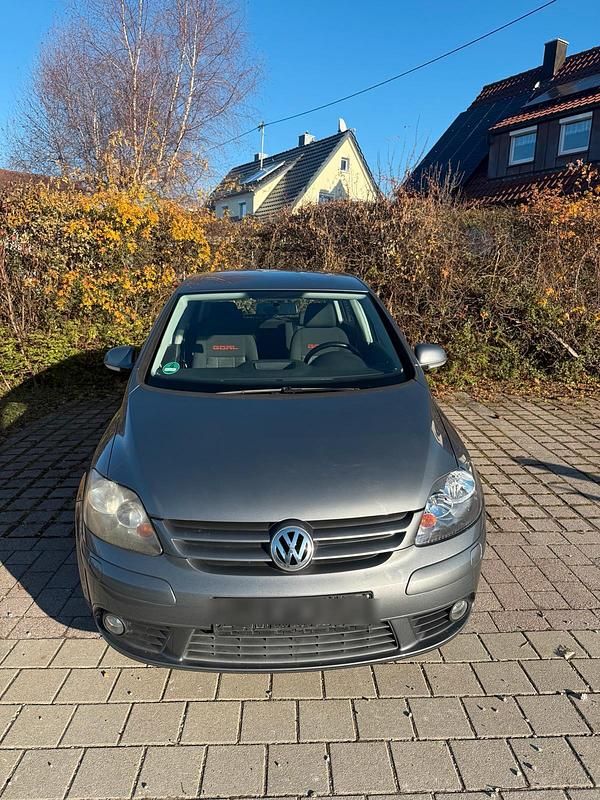 Grau Gebraucht 2006 VW Golf IV Kleinwagen | 3.000 € (Fairer Preis) - Bild 1/4