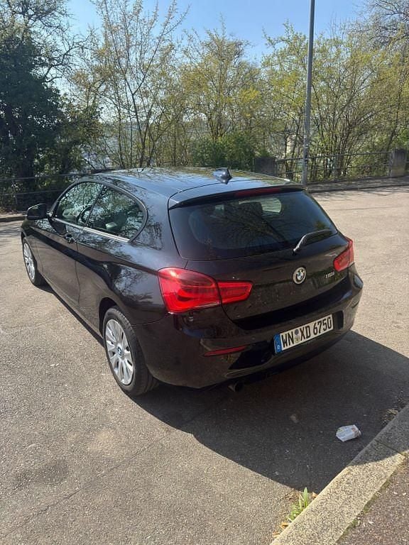Schwarz Gebraucht 2015 BMW 118 Sport Line Kleinwagen | 7.650 € (Superpreis) - Bild 1/4