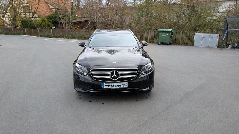 Gebraucht Mercedes E200 184 PS (135 kW) 2018 Schwarz Kombi