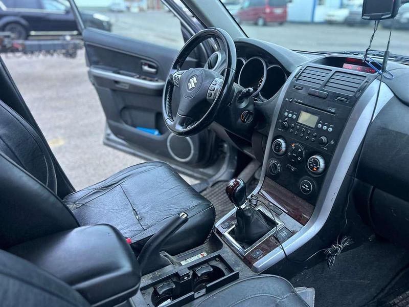 Gebraucht Suzuki Grand Vitara 129 PS (94 kW) 2007 Grau SUV