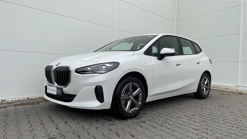 Alpinweiß uni Gebraucht 2024 BMW 216 Active Tourer Efficient Dynamics Van / Kleinbus | 25.199 € (Superpreis) - Bild 1/4