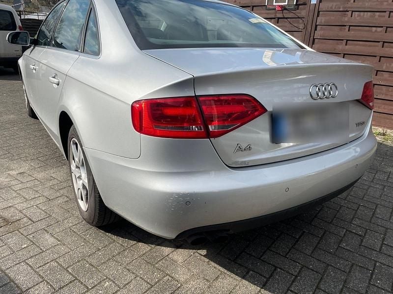 Gebraucht Audi A4 Ambiente 160 PS (117 kW) 2010 Silber Limousine