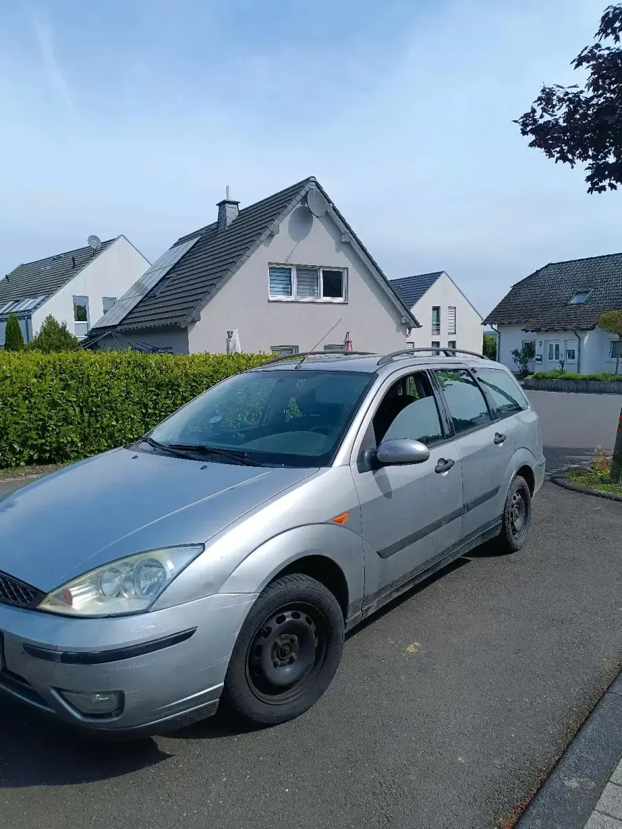 Gebraucht Ford Focus 125 PS (91 kW) 2004 Grau Kombi