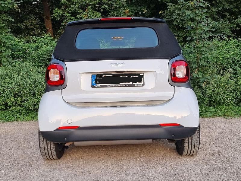 Gebraucht Smart ForTwo Cabrio Passion 71 PS (52 kW) 2016 Weiß Cabrio