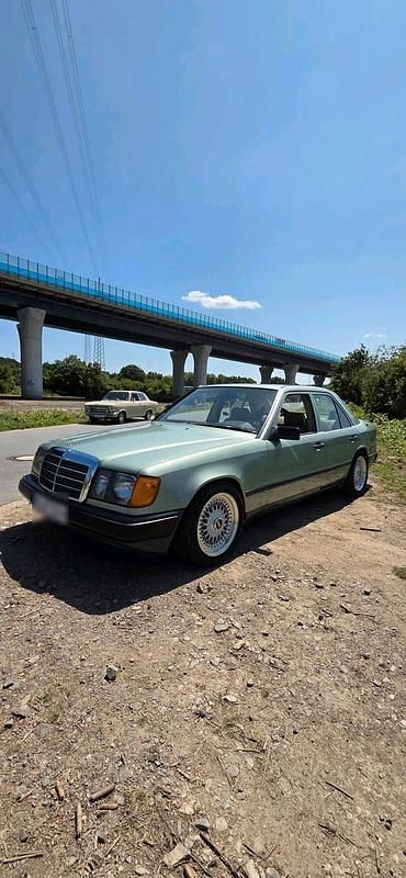 Gebraucht Mercedes E230 136 PS (100 kW) 1987 Limousine