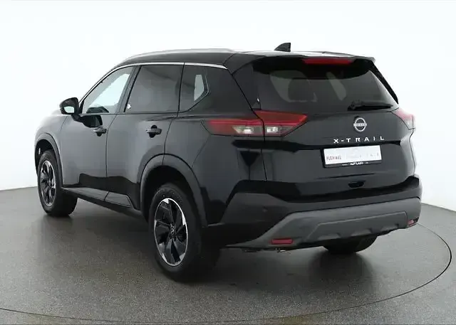 Neu Nissan X-Trail 360º 163 PS (119 kW) 2026 Diamantschwarzmet. SUV