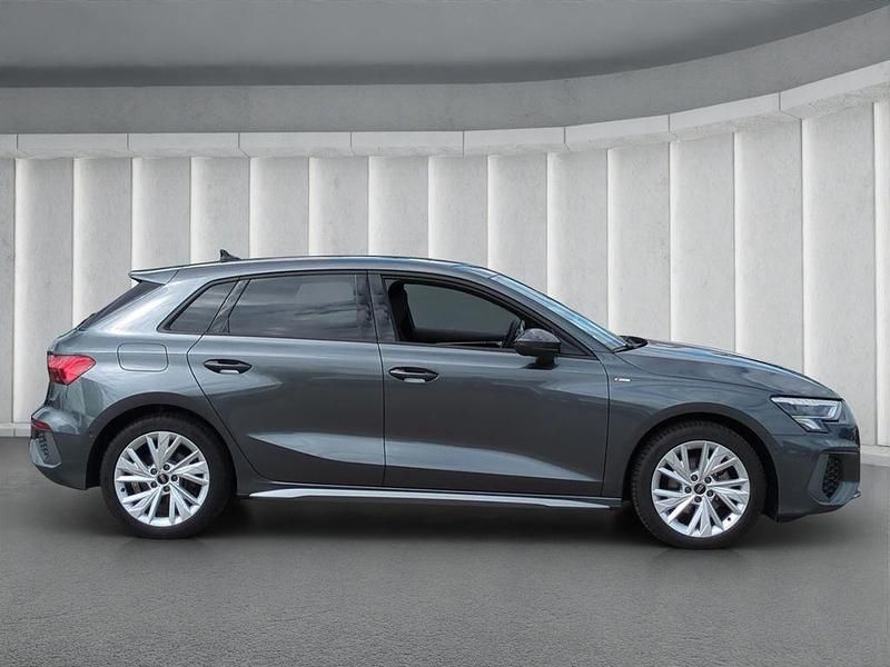 Gebraucht Audi A3 S-Line 150 PS (110 kW) 2024 Grau Limousine