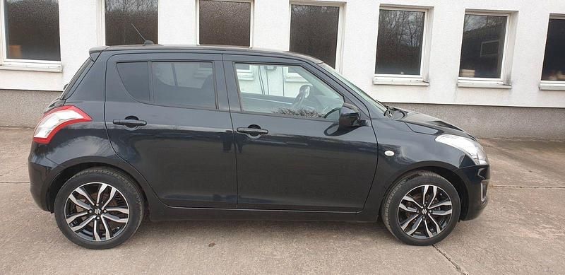 Gebraucht Suzuki Swift Comfort 94 PS (69 kW) 2017 Schwarz Kleinwagen
