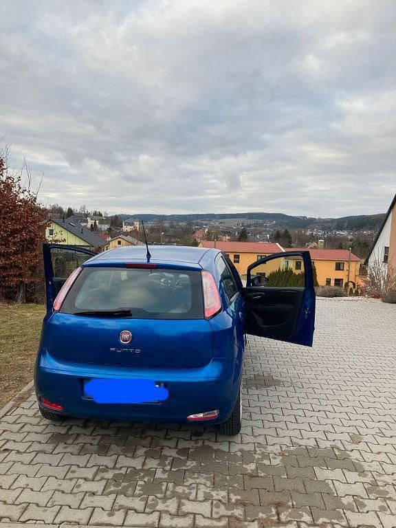 Gebraucht Fiat Punto 77 PS (56 kW) 2013 Blau Kleinwagen