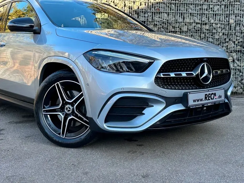 Neu Mercedes GLA200 150 PS (110 kW) 2026 Silber SUV