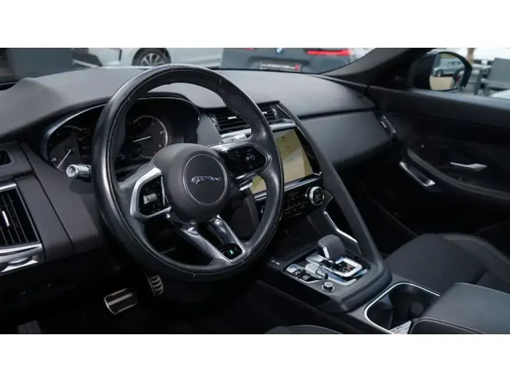 Używany Jaguar E-Pace R-Dynamic 163 KM (119 kW) 2021 Czarny SUV