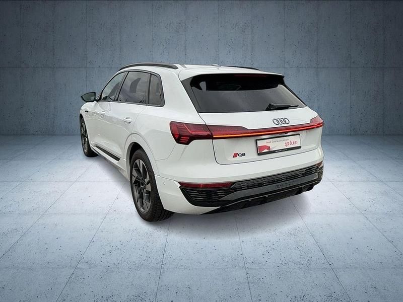 Gebraucht Audi Q8 e-tron S-Line 250 kW (340 PS) 2023 Gletscherweiß metallic SUV