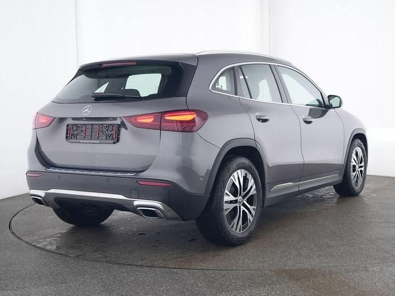 Gebraucht Mercedes GLA220 Progressive 190 PS (139 kW) 2024 Grau SUV