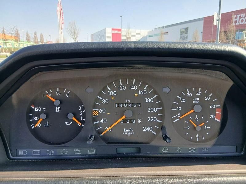 Gebraucht Mercedes E200 136 PS (100 kW) 1995 Silber Cabrio