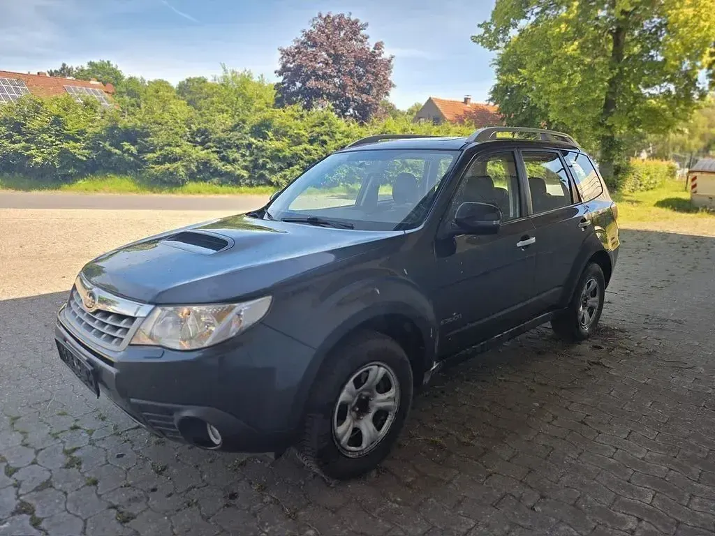 Gebraucht Subaru Forester 147 PS (108 kW) 2012 Grau SUV