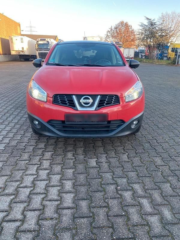 Rot Gebraucht 2012 Nissan Qashqai SUV | 6.250 € (Fairer Preis) - Bild 1/4