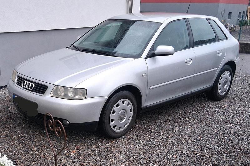 Gebraucht Audi A3 Attraction 102 PS (75 kW) 2001 Silber Kleinwagen
