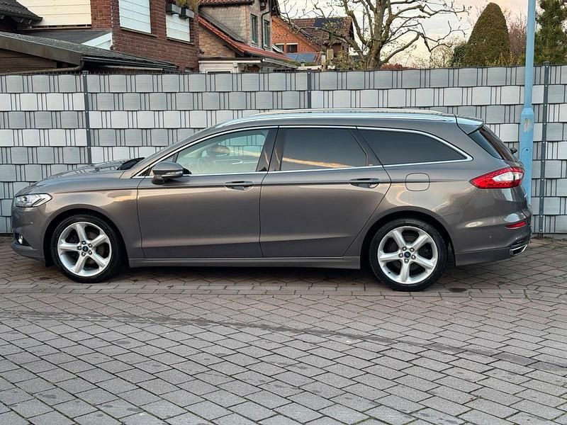 Gebraucht Ford Mondeo Titanium 180 PS (132 kW) 2015 Braun Kombi