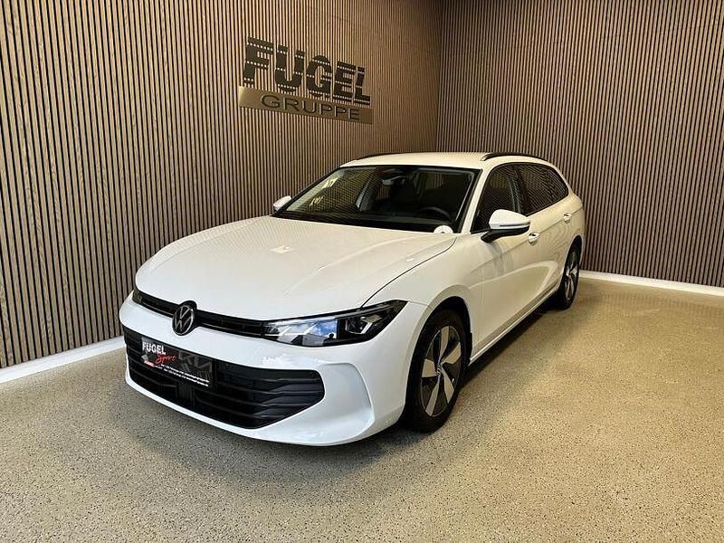 Gebraucht VW Passat 150 PS (110 kW) 2024 Weiß Kombi