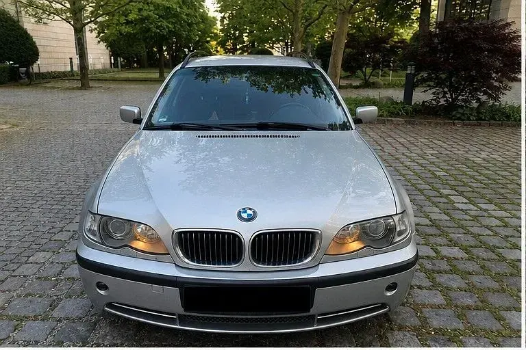 Gebraucht BMW 330 231 PS (169 kW) 2001 Silber Kombi