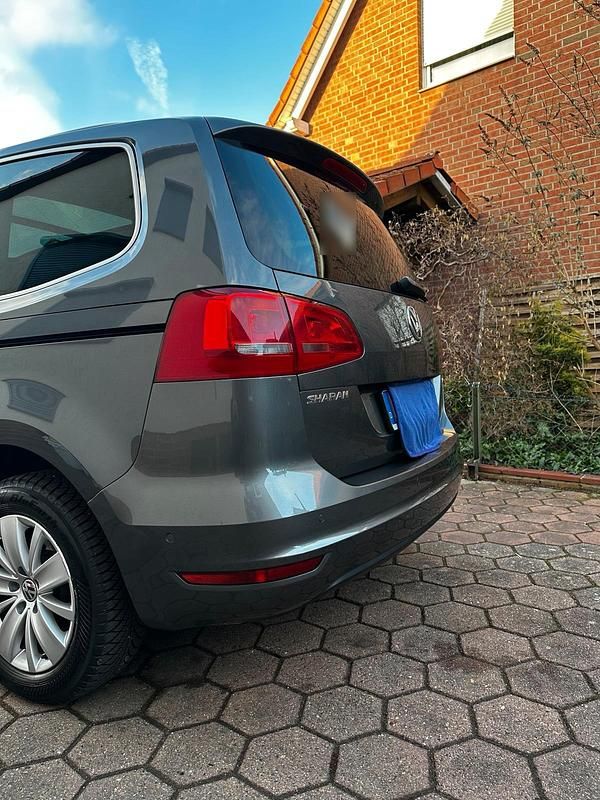 Gebraucht VW Sharan 140 PS (102 kW) 2011 Grau Van / Kleinbus