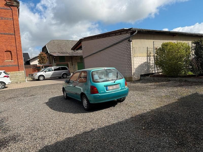 Gebraucht Toyota Starlet 75 PS (55 kW) 1996 Grün Kleinwagen