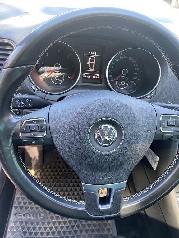 Gebraucht VW Golf VII Match 105 PS (77 kW) 2012 Rot Limousine