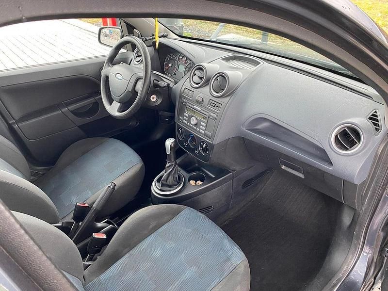 Gebraucht Ford Fiesta 80 PS (58 kW) 2008 Grau Kleinwagen