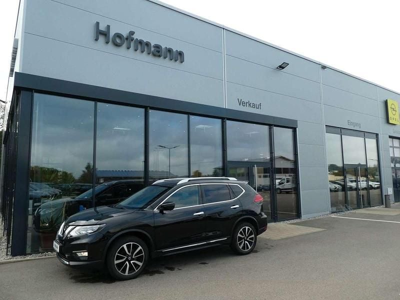 Schwarz Gebraucht 2017 Nissan X-Trail Tekna SUV | 15.950 € (Fairer Preis) - Bild 1/4
