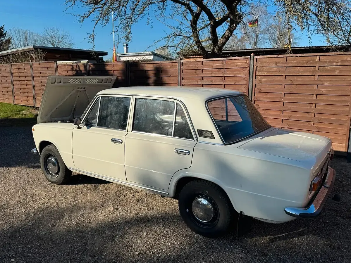Gebraucht Lada 1200 60 PS (44 kW) 1983 Weiß Limousine