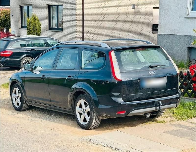 Usata Ford Focus 101 CV (74 kW) 2010 Nero Station wagon