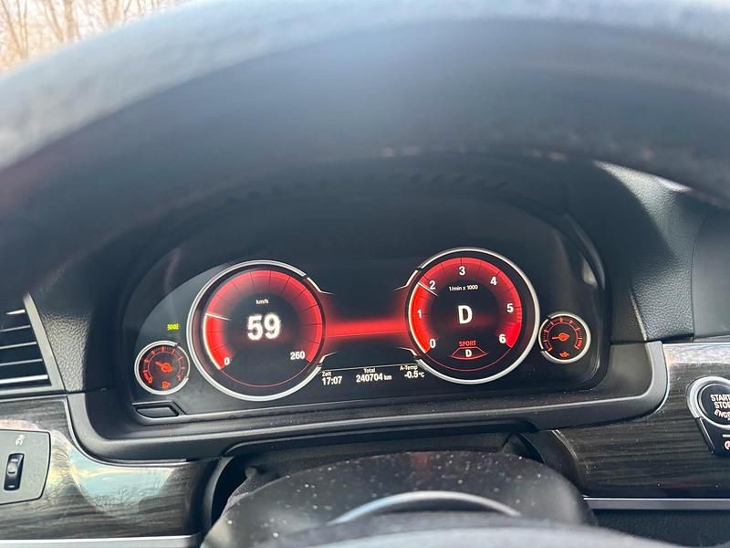 Grau Gebraucht 2012 BMW 520 Kombi | 8.200 € (Guter Preis) - Bild 1/4