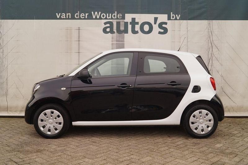 Gebraucht Smart ForFour Pure 71 PS (52 kW) 2016 Schwarz Kleinwagen