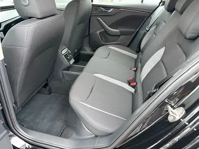Neu Skoda Kamiq Essence 95 PS (69 kW) 2025 Schwarz SUV