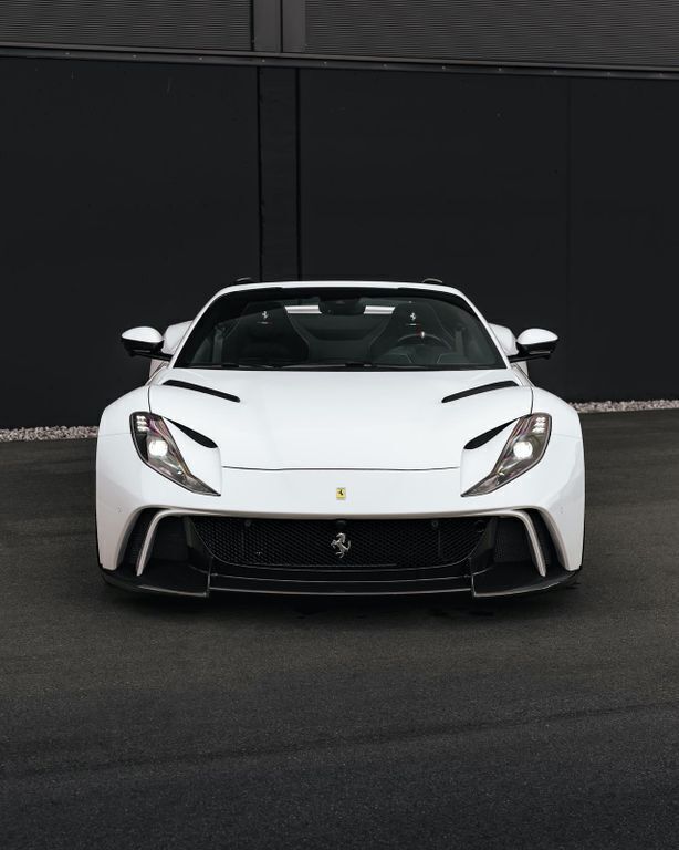 Gebraucht Ferrari 812 840 PS (617 kW) 2023 Bianco avus Cabrio