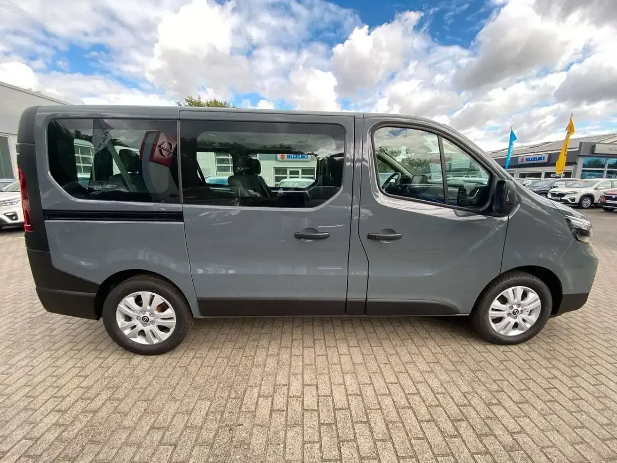 Neu Nissan Primastar N-Connecta 150 PS (110 kW) 2025 Urban grau Van / Kleinbus