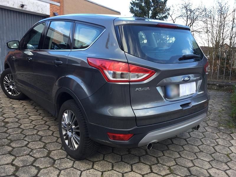 Gebraucht Ford Kuga Titanium 140 PS (102 kW) 2014 Grau SUV