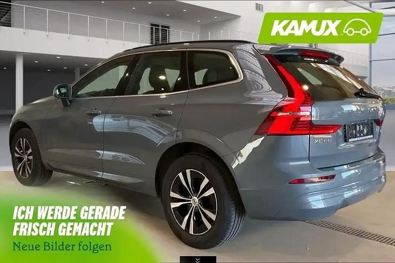 Gebraucht Volvo XC60 197 PS (144 kW) 2022 Silber / grau SUV