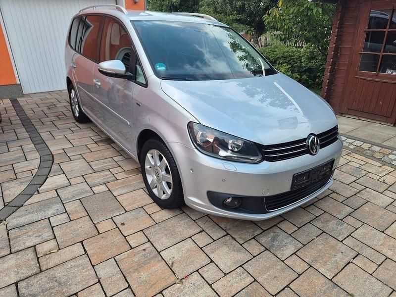 Silber Gebraucht 2013 VW Touran Life Van / Kleinbus | 7.400 € (Guter Preis) - Bild 1/4