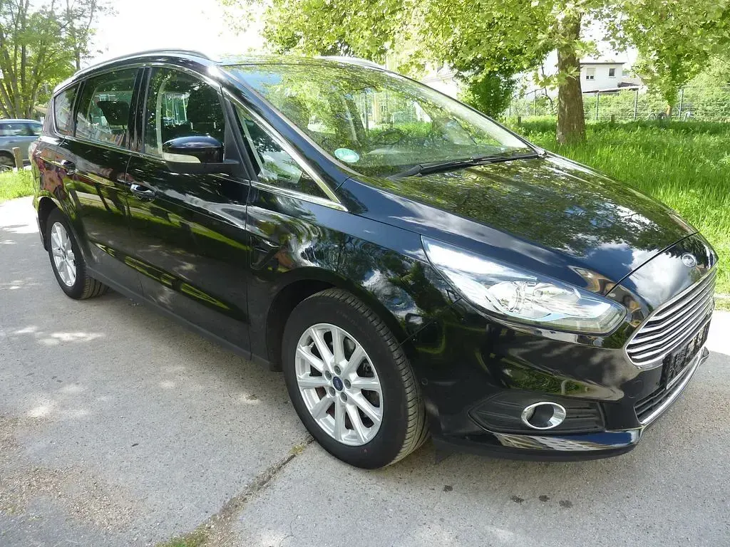 Gebraucht Ford S-MAX Titanium 150 PS (110 kW) 2018 Schwarz Van / Kleinbus