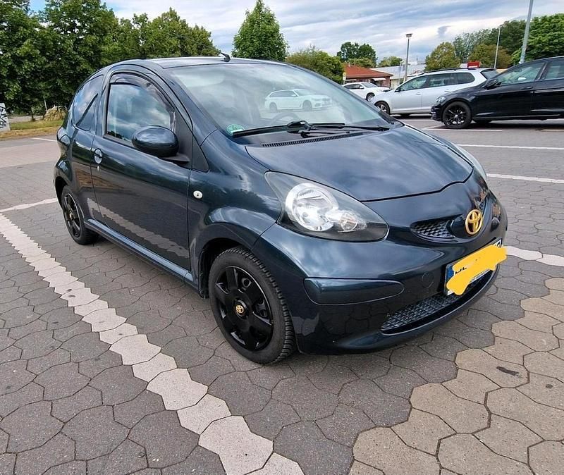 Grau Gebraucht 2006 Toyota Aygo Cool Kleinwagen | 1.450 € (Fairer Preis) - Bild 1/4