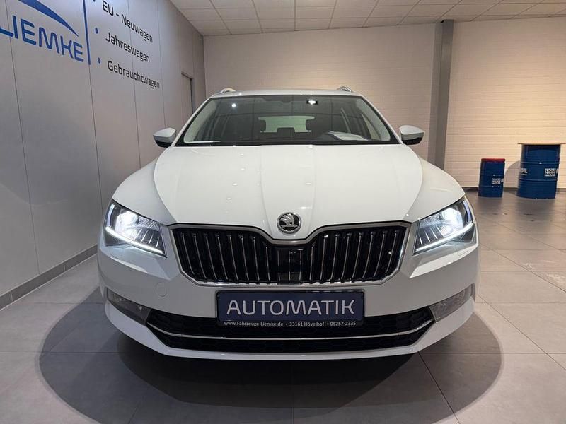 Gebraucht Skoda Superb Style 150 PS (110 kW) 2018 Weiß Kombi