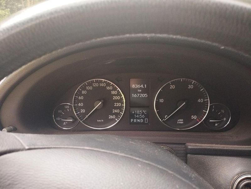 Gebraucht Mercedes 320 224 PS (164 kW) 2005 Silber Limousine