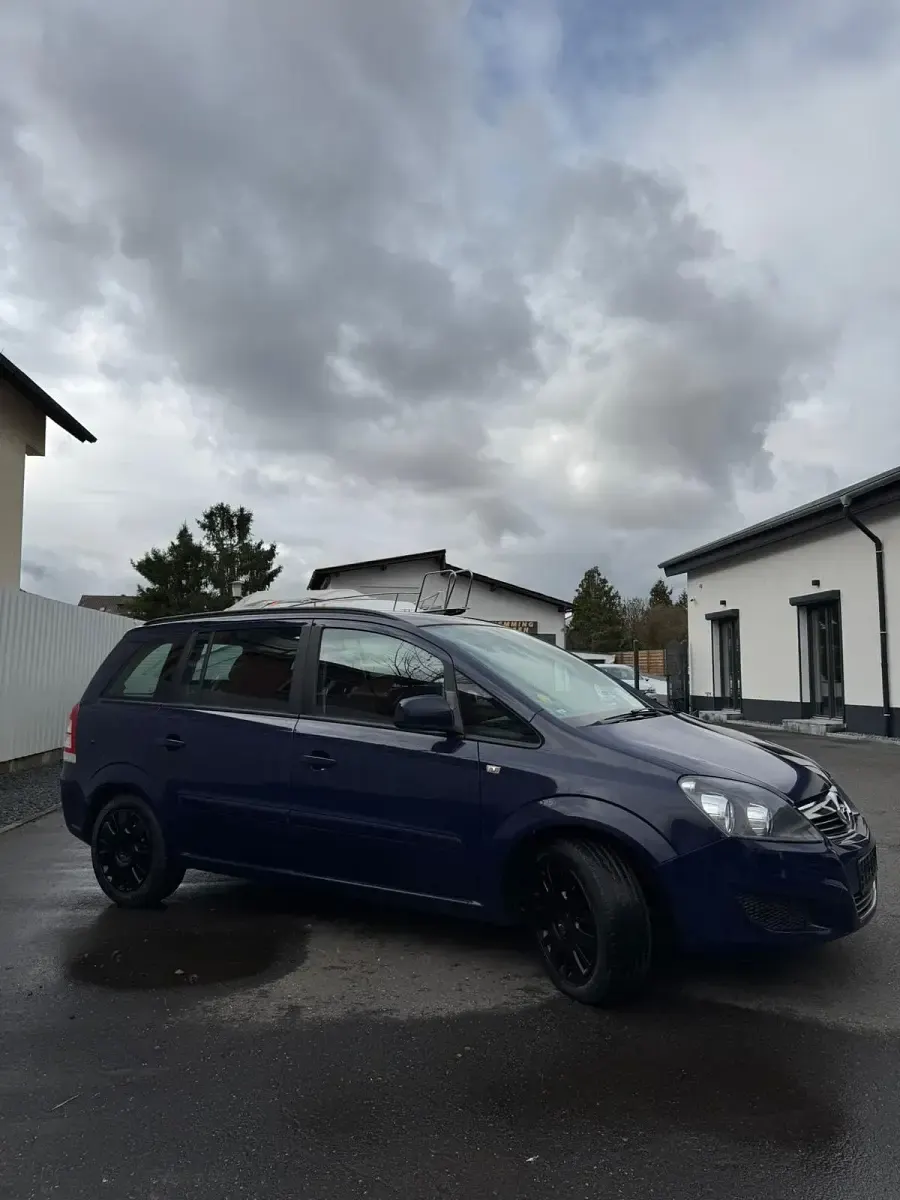 Używany Opel Zafira 110 KM (80 kW) 2012 Niebieski Minivan