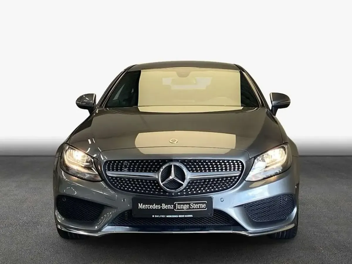 Gebraucht Mercedes C180 AMG line 156 PS (114 kW) 2017 Selenitgrau Coupé
