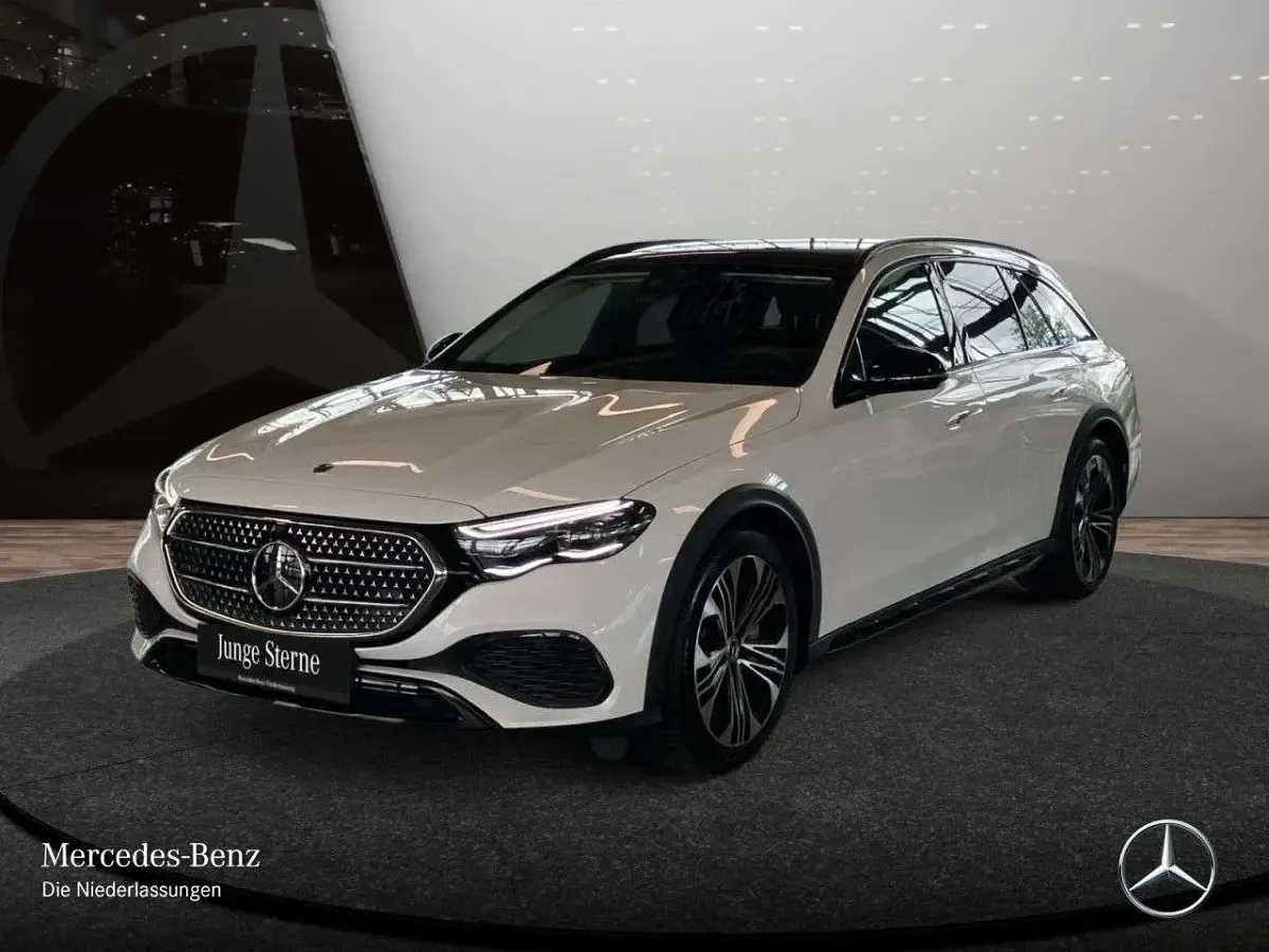 Gebraucht Mercedes E300 Night 197 PS (144 kW) 2026 Weiß Limousine