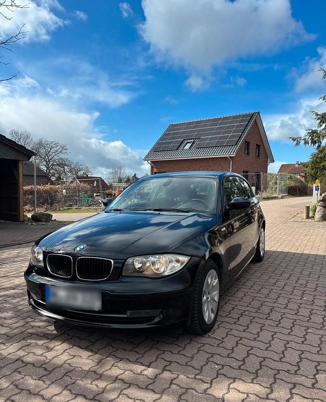 Gebraucht BMW 118 140 PS (102 kW) 2008 Schwarz Kleinwagen