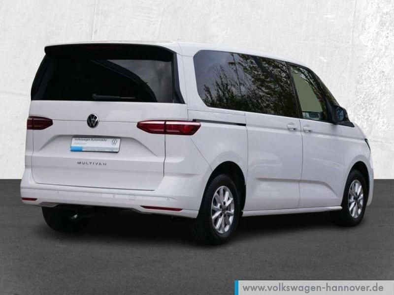 Używany VW Multivan Life 150 KM (110 kW) 2023 Biały Minivan