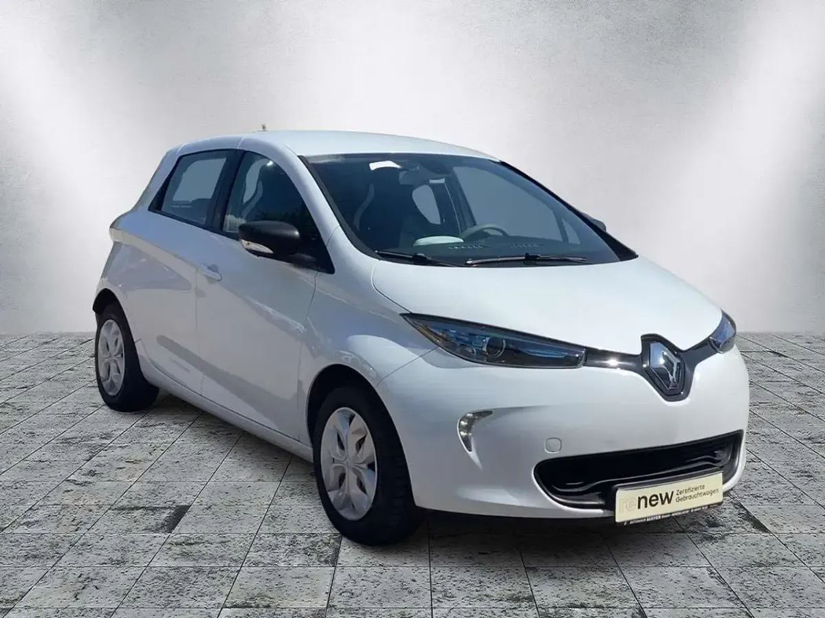 Gebraucht Renault Zoe Life 42 kW (58 PS) 2018 Arktisweiß Kleinwagen