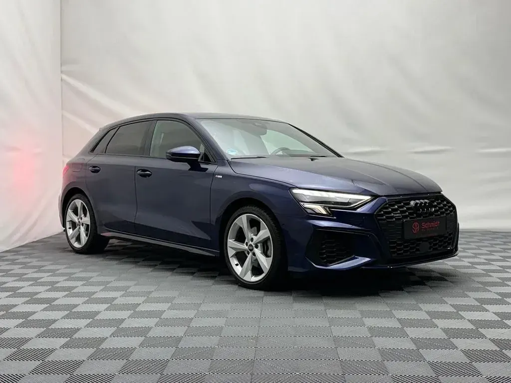 Gebraucht Audi A3 S-Line 190 PS (139 kW) 2023 Blau Limousine